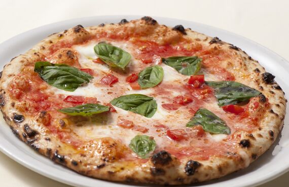 イタリアンアニマロッサでランチにピッツァを食べたい方は土曜、日曜日にお店にお越しください