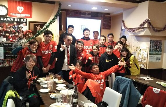 浦和にあるアニマロッサは店内でレッズ戦が見れる。